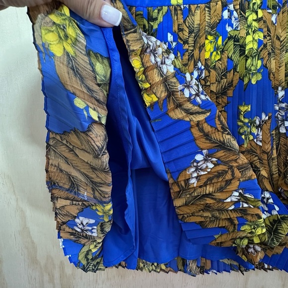 Darling Selena Floral Tropical Pleated Dress, Size XL - Picture 6 of 11